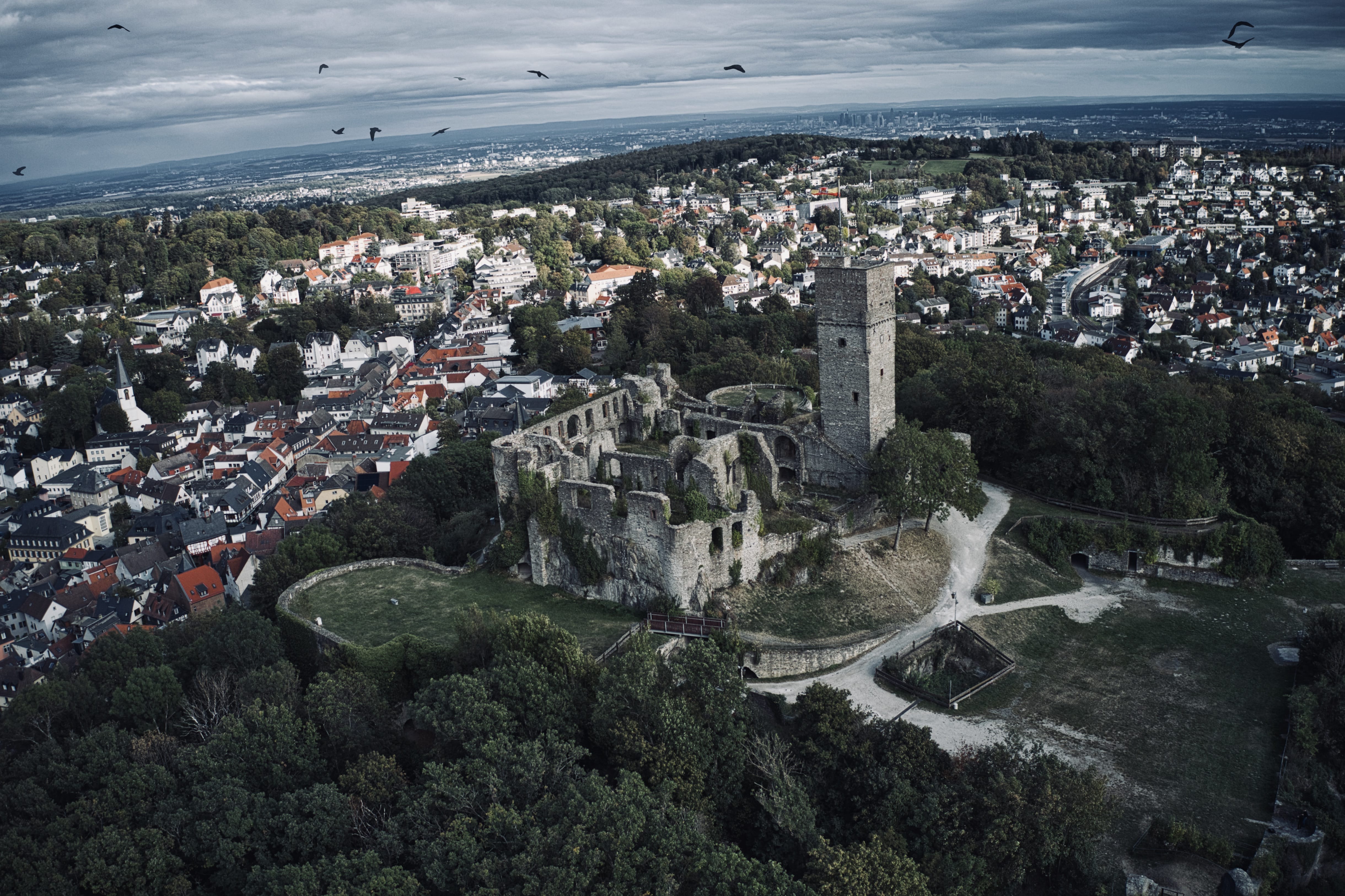 Burg.jpeg